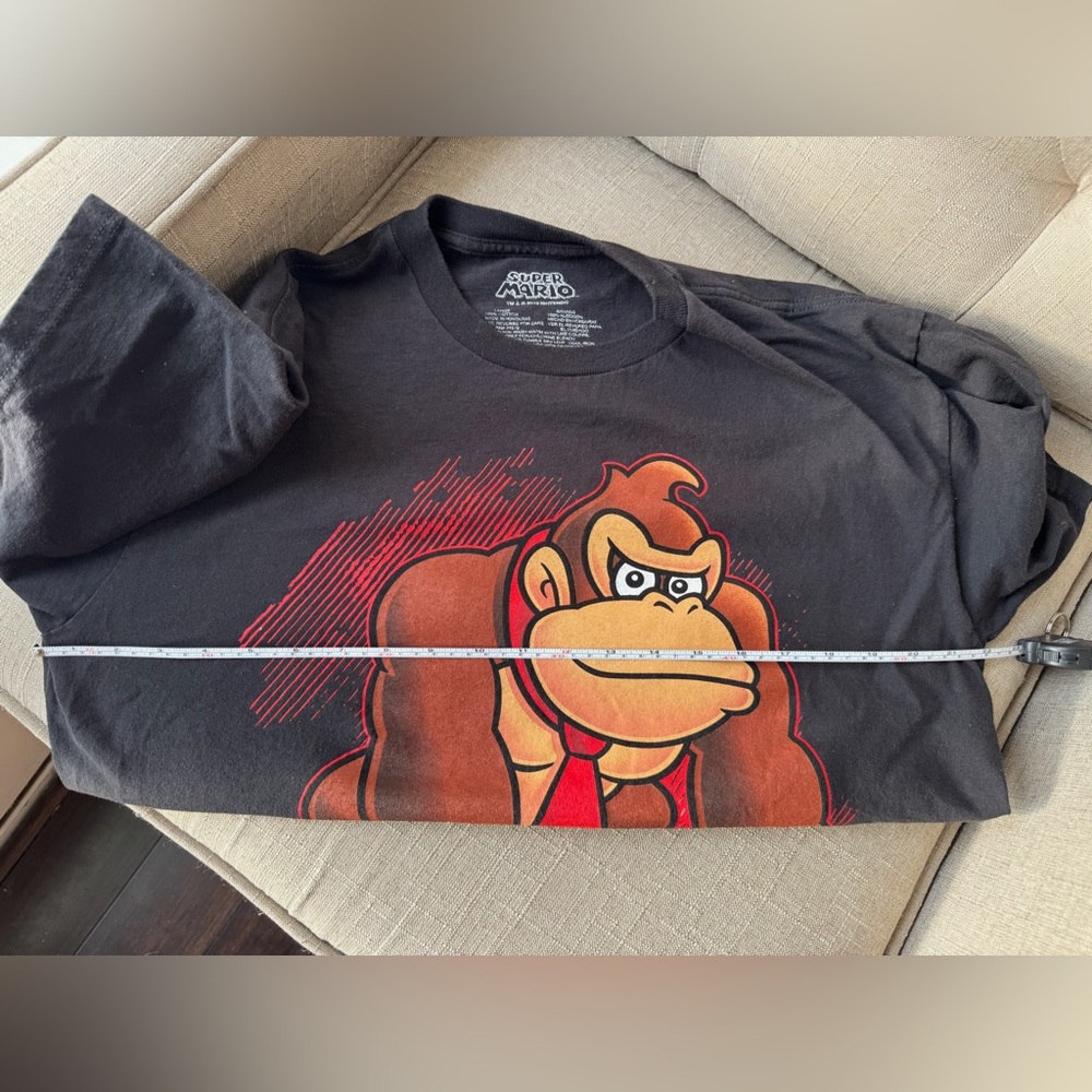 2010 Donkey Kong Super Mario Brothers Nintendo Men's
Large T-Shirt Epic Universe - Picture 5 of 5